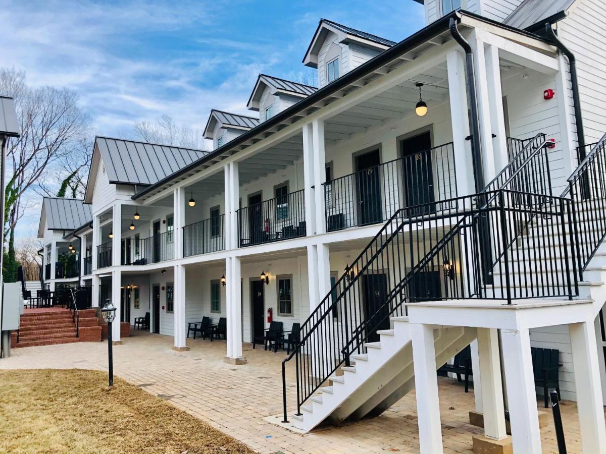 The Colonial Inn Hillsborough Exterior photo